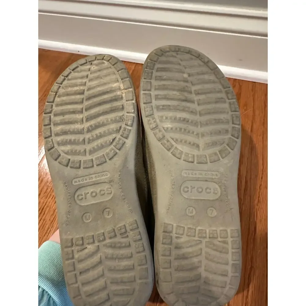 Crocs 7 Canvas slip on shoes tan - Men's size 7